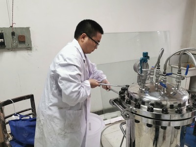 材料科學(xué)的森林守望者 楊守祿榮獲2025年度新時(shí)代青年先鋒獎(jiǎng)
